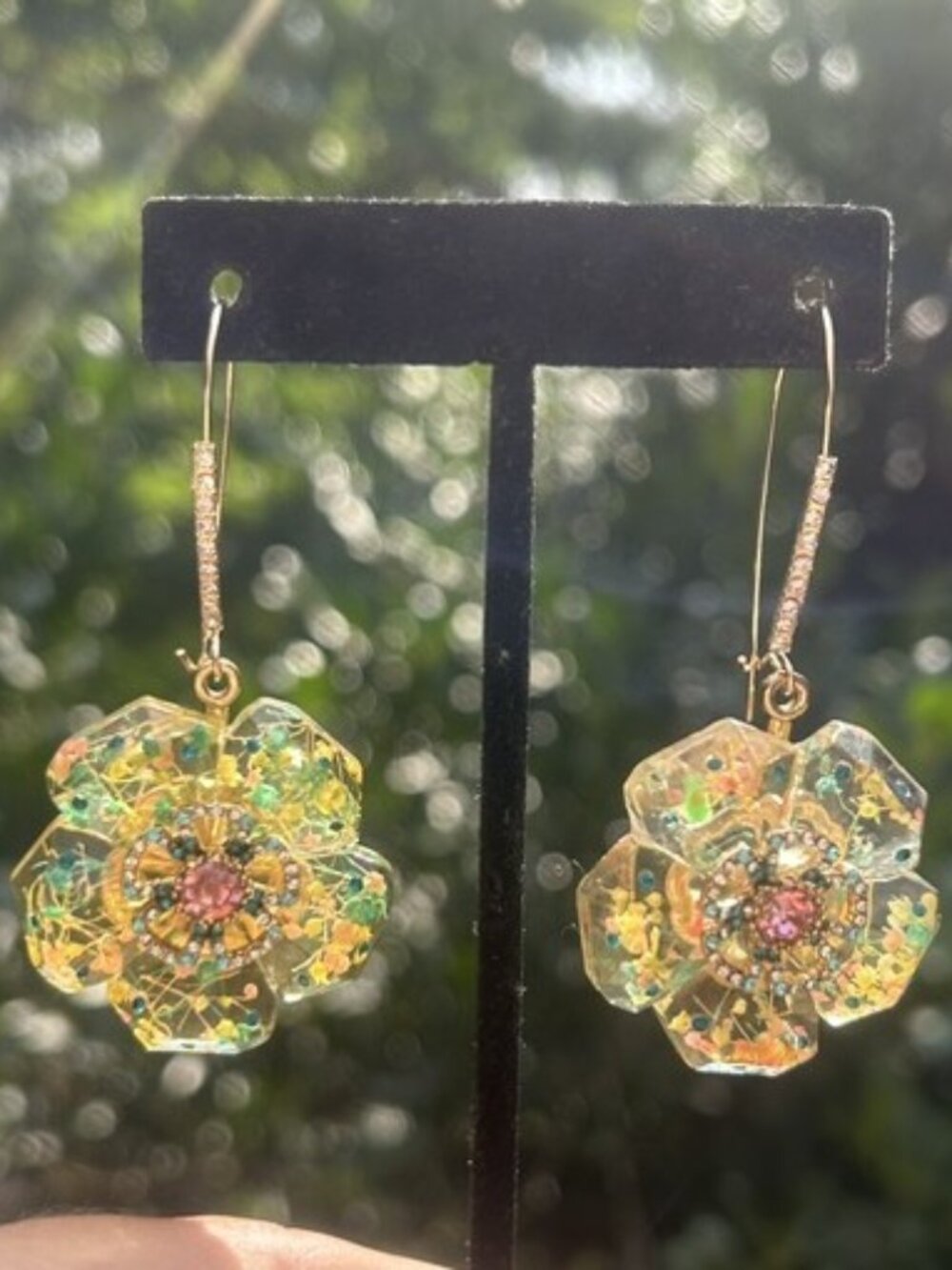 BETSEY JOHNSON “2020 Sweetness and Light” Collection Yellow Resin Flower Crystal - Picture 6 of 9